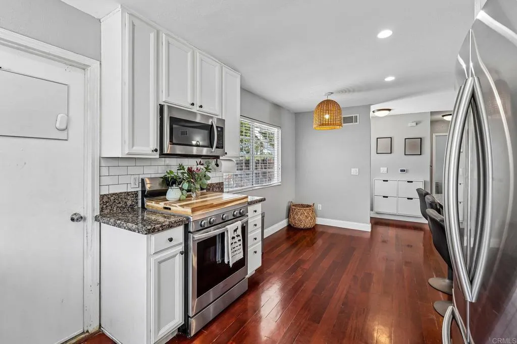 https://cdn.realtyfeed.com/cdn/127/306799027/ca9fc62cc348c42f04ca4eba372c2a26.webp