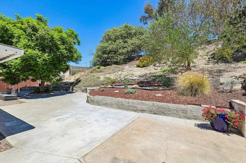 https://cdn.realtyfeed.com/cdn/127/306799027/e5a5bdeed5bb483d071aac15b2c9c19a.webp