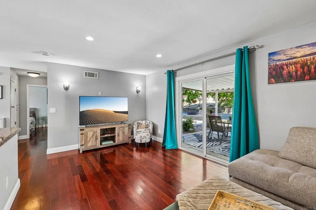 https://cdn.realtyfeed.com/cdn/127/306799027/e942cccdec6d70c6a617ae6c79516189.webp
