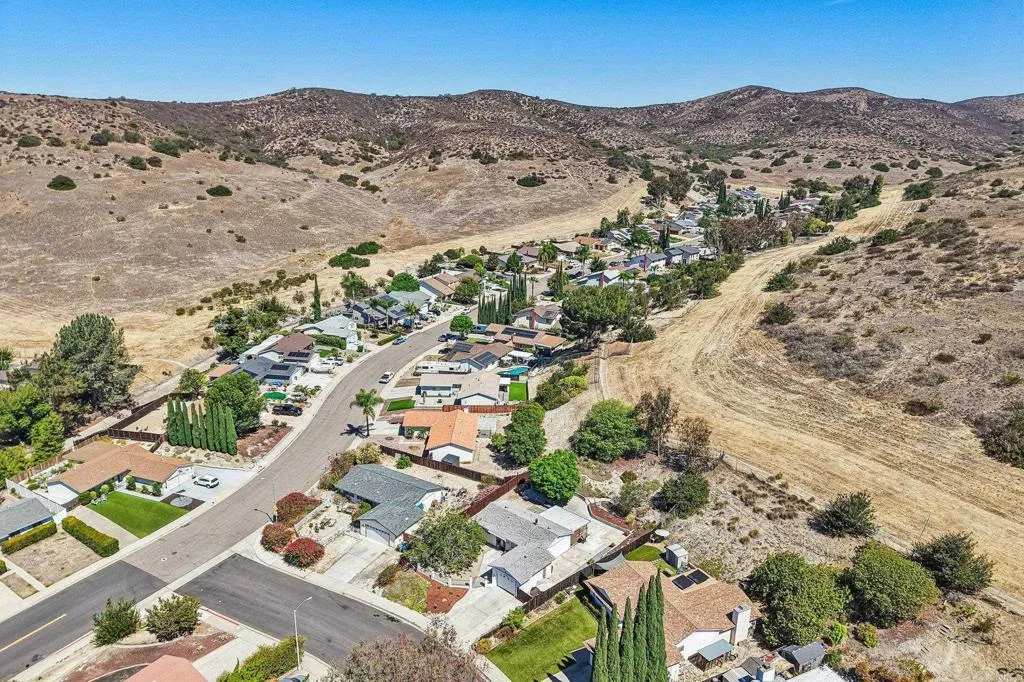 https://cdn.realtyfeed.com/cdn/127/306799027/f9900900eec2019f11397012d3dfc34c.webp