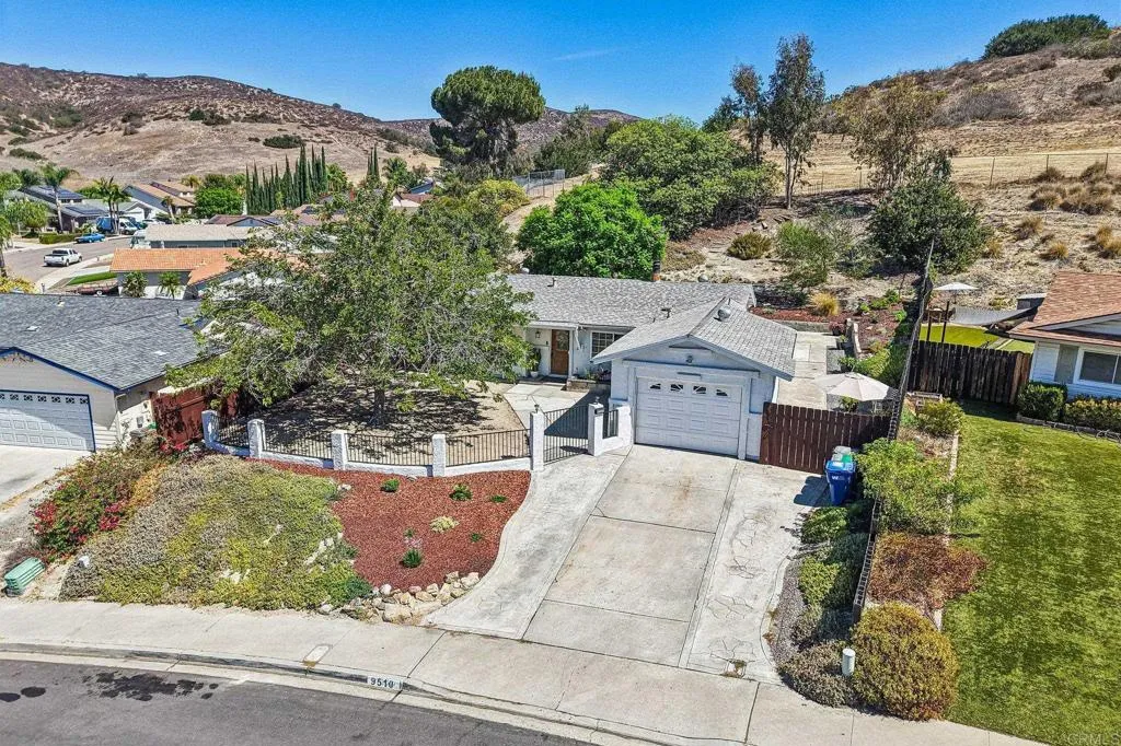 https://cdn.realtyfeed.com/cdn/127/306799027/f9e9993e4f3e472d65028d0a723cb7e6.webp