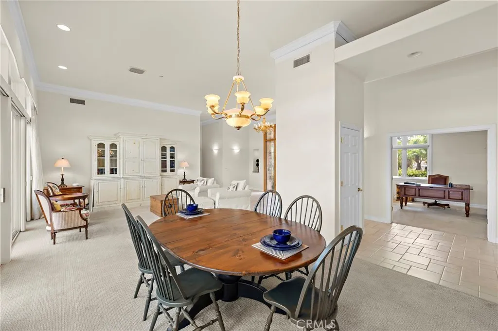 https://cdn.realtyfeed.com/cdn/127/306799037/0aeb8f0805c262916bbeadaa61c298d6.webp