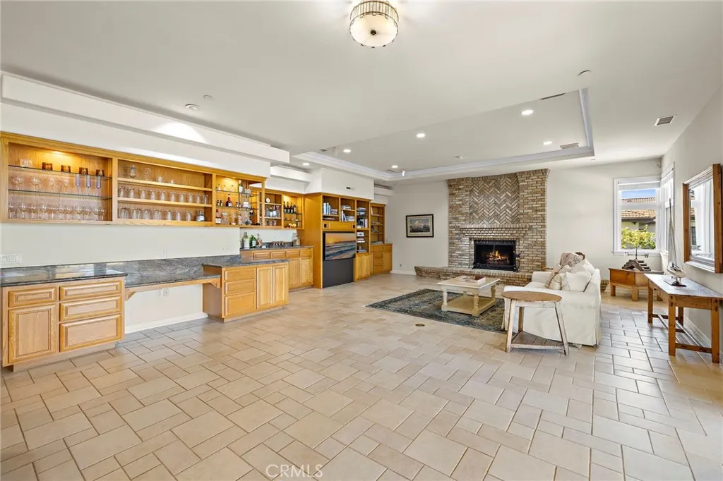 https://cdn.realtyfeed.com/cdn/127/306799037/295da591c3f04dc757ae8467709d75b4.webp