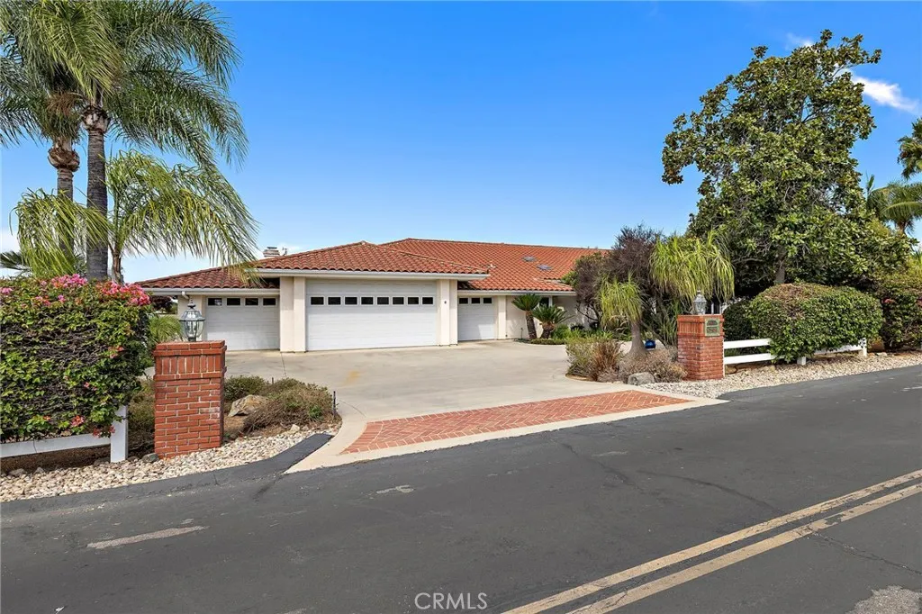 647 Tumble Creek Lane, Fallbrook, CA 92028 - Photo 3 of 61, Fallbrook, CA