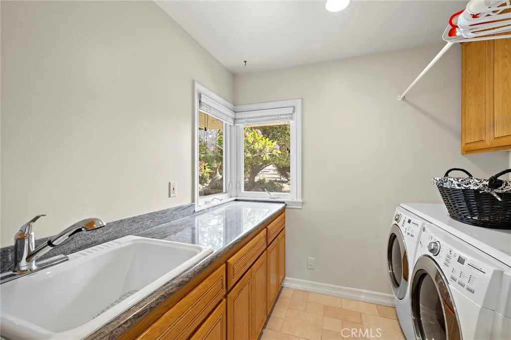 https://cdn.realtyfeed.com/cdn/127/306799037/7c739bce2834d6a6c485fe64a3df3f4c.webp