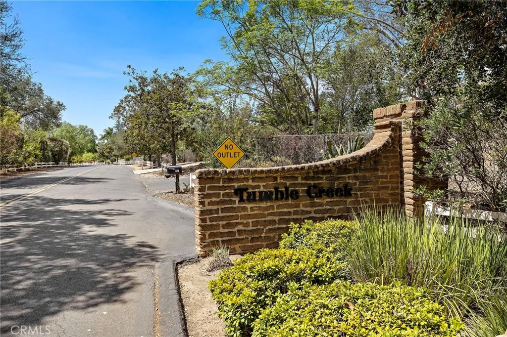 https://cdn.realtyfeed.com/cdn/127/306799037/821160c2016a754060ebc73e0e01a8de.webp