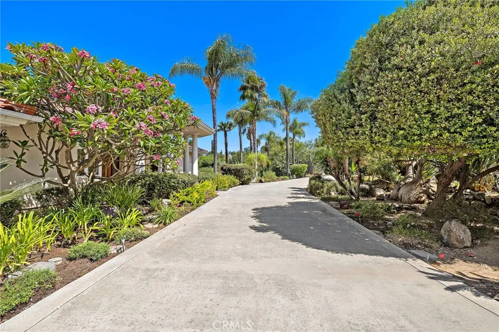 https://cdn.realtyfeed.com/cdn/127/306799037/ca45c7f5f419df531eddc3acccbf8165.webp