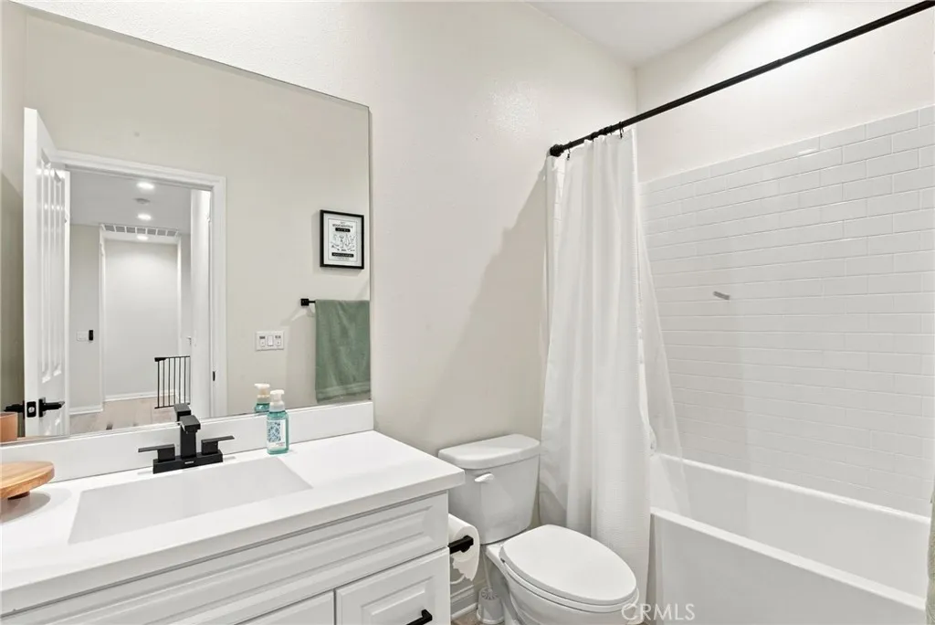 Photo #15: CV26183333 Listing: Photo #15