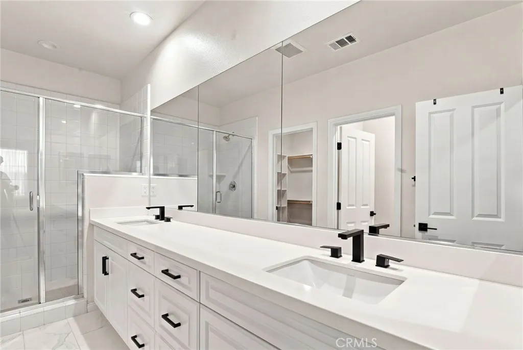 Photo #27: CV26183333 Listing: Photo #27
