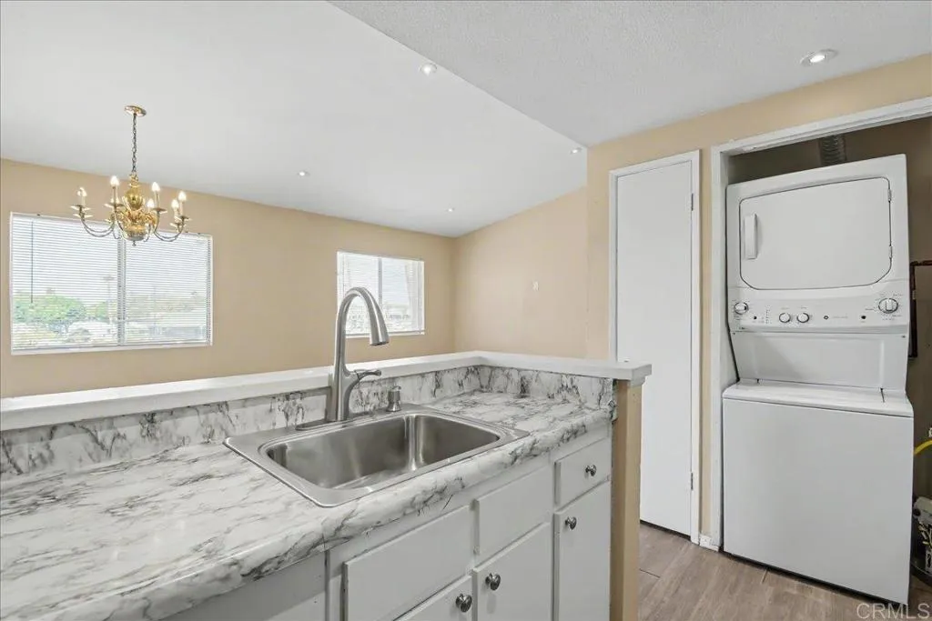 https://cdn.realtyfeed.com/cdn/127/306799087/a1dc9bfe7217af08aca024aaae1e9298.webp