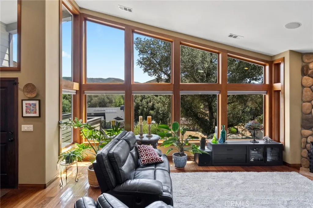 https://cdn.realtyfeed.com/cdn/127/306799224/328a1cfb9ec7cc3b4c004eb3a37ae383.webp