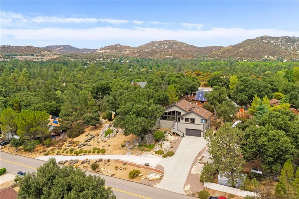 https://cdn.realtyfeed.com/cdn/127/306799224/e1d27a7546b02485e1ca303c108050d8.webp