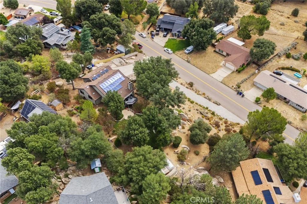 https://cdn.realtyfeed.com/cdn/127/306799224/f06eca66d79f39bdd1e838a6841f4637.webp