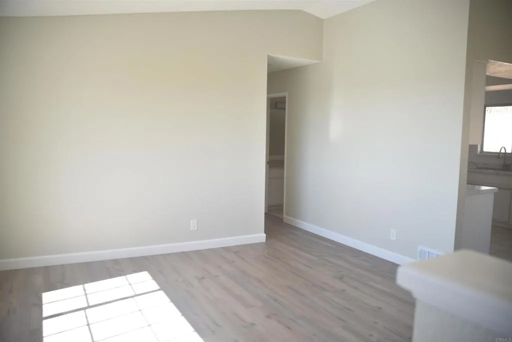 https://cdn.realtyfeed.com/cdn/127/306799231/975ae9cafd1fe73420f35a92232fb6f7.webp