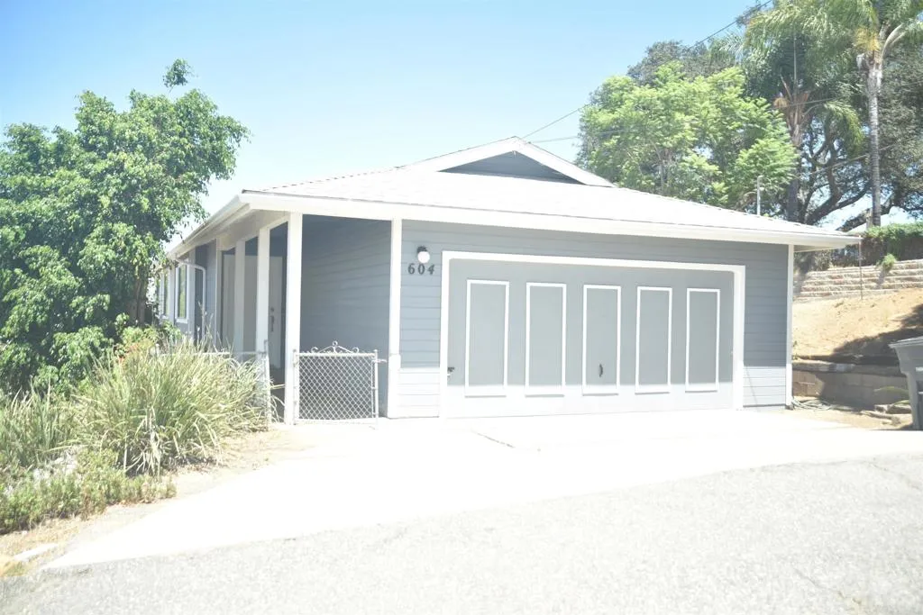 604 Porter Street, Fallbrook, CA 92028 - Photo 3 of 26, Fallbrook, CA
