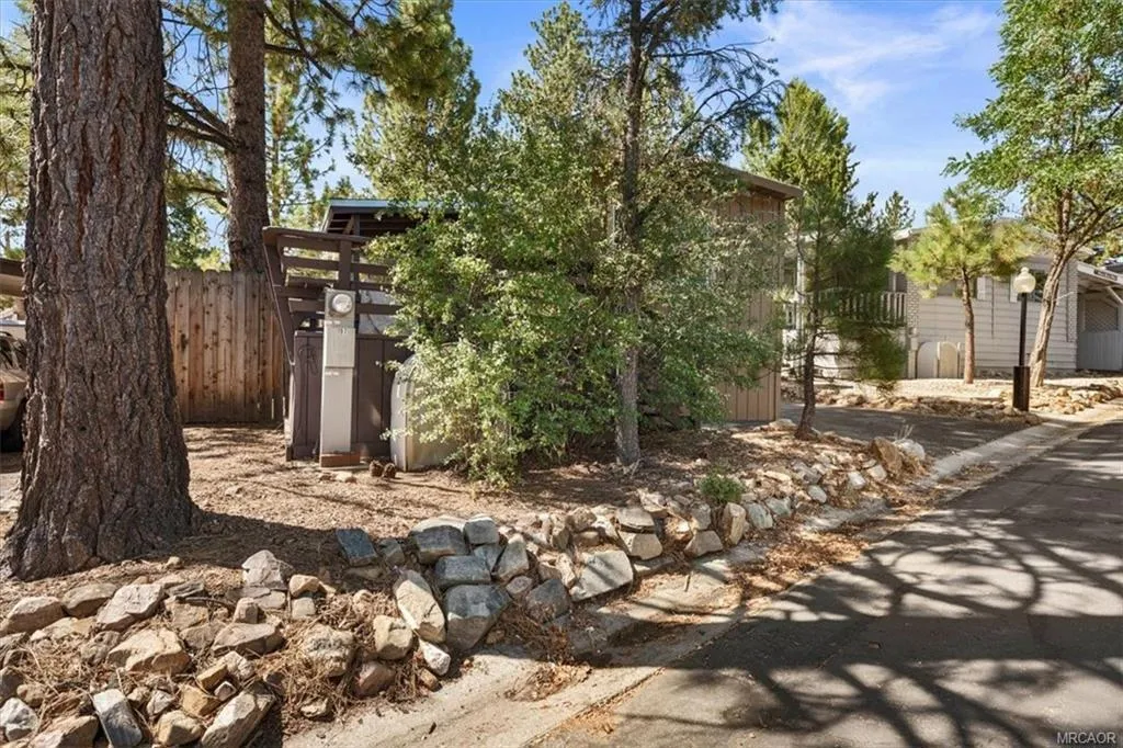391 Montclair Drive, Big Bear, CA - Photo 3 of 26, Big Bear, CA
