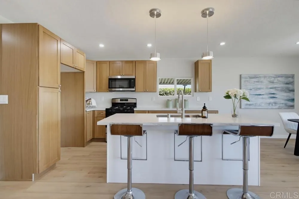https://cdn.realtyfeed.com/cdn/127/306799243/5be193834d8609a28f0a248806971994.webp