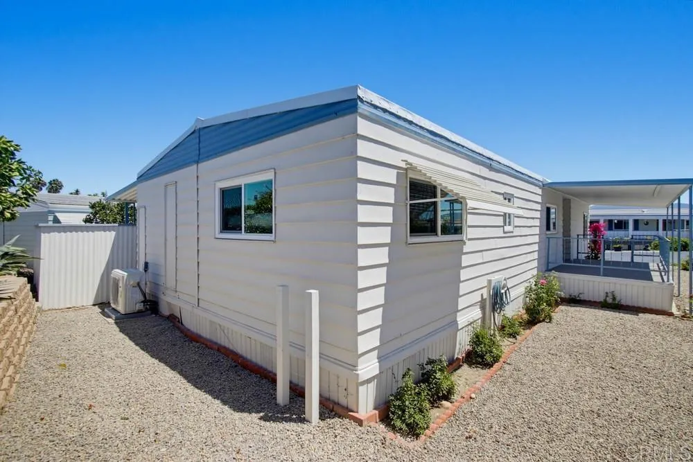 https://cdn.realtyfeed.com/cdn/127/306799243/60da34c9ad96282697e0013f6a462fec.webp
