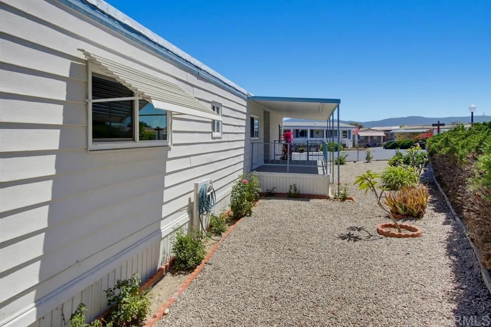 https://cdn.realtyfeed.com/cdn/127/306799243/f336efbeb39141d3d3cf8c743a0afac8.webp
