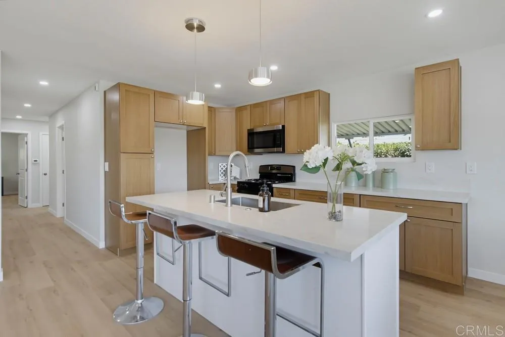 https://cdn.realtyfeed.com/cdn/127/306799243/fb5dd3e2560f2715a0e2e07f8700c577.webp