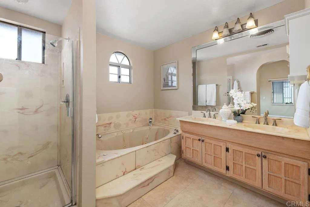 https://cdn.realtyfeed.com/cdn/127/306799257/af7d428cb15749e3c3793387da622f28.webp