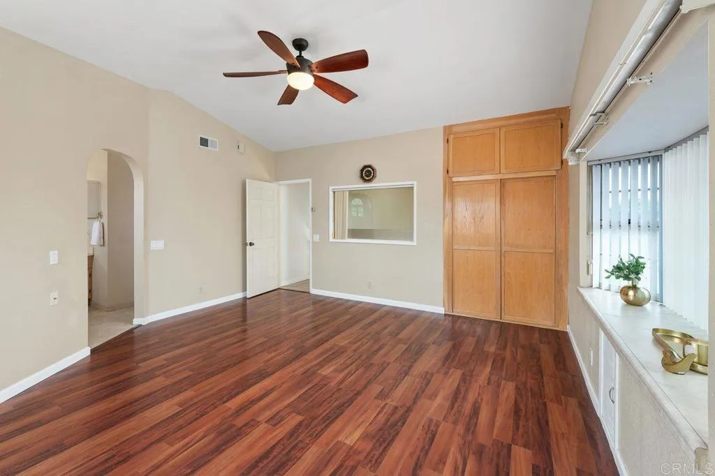 https://cdn.realtyfeed.com/cdn/127/306799257/da852ca3946c277002cea792a51db1ce.webp