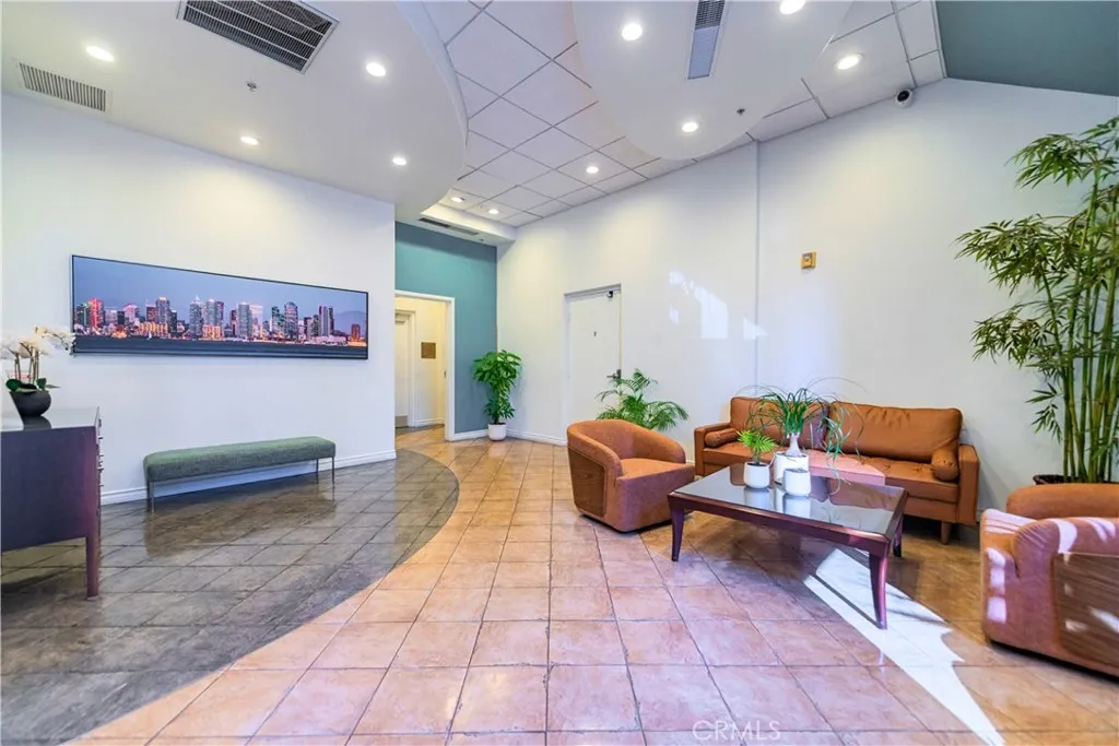 https://cdn.realtyfeed.com/cdn/127/306799269/7c309fc7a3fd99c6166d6aff7f06cca7.webp