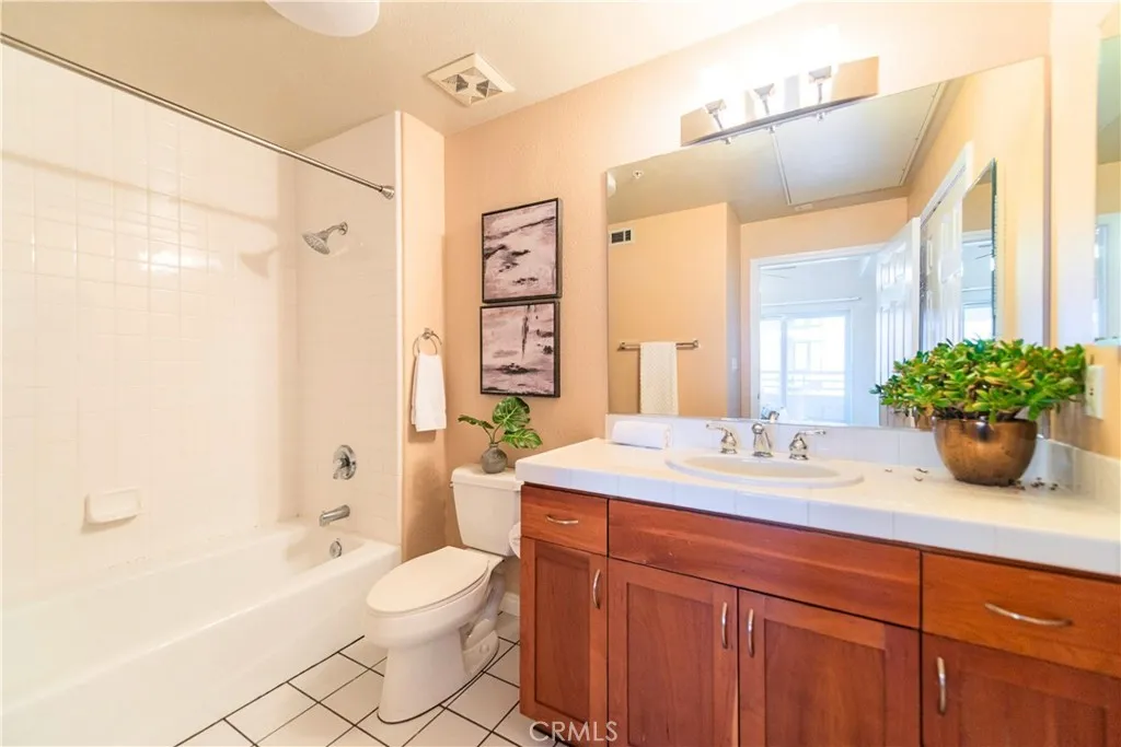 https://cdn.realtyfeed.com/cdn/127/306799269/9395c4e00af00935ba91e862e4911cbf.webp