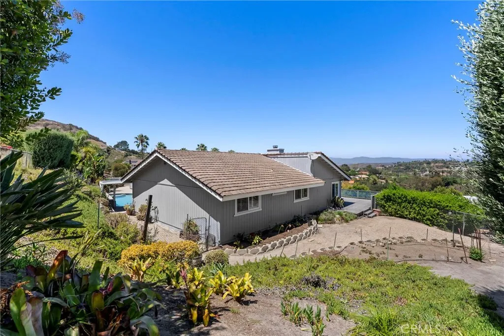 5012 Sleeping Indian, Fallbrook, CA 92028 - Photo 2 of 64, Fallbrook, CA