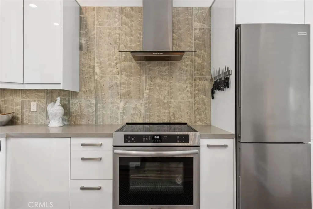 https://cdn.realtyfeed.com/cdn/127/306799307/074dc25fe99ca736309ca892e7e779e9.webp
