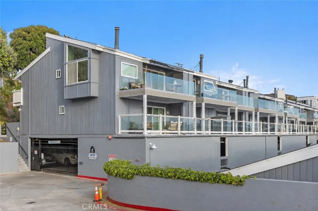 https://cdn.realtyfeed.com/cdn/127/306799307/1c5741eadd0c6da0010cd5afadfe2f78.webp