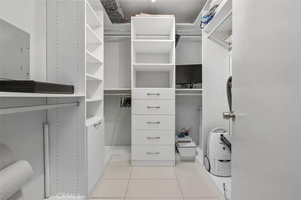 https://cdn.realtyfeed.com/cdn/127/306799307/979feb4fa0142345ef1046ce715f6468.webp