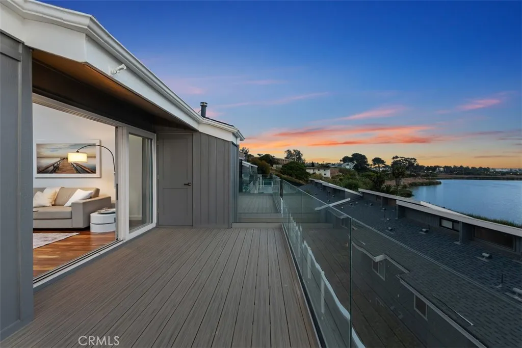 https://cdn.realtyfeed.com/cdn/127/306799307/bc199bec7c1505be81d7c384682180ae.webp