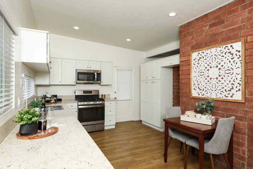 https://cdn.realtyfeed.com/cdn/127/306799364/39e3779d67c7530507a75bf0212de6d2.webp