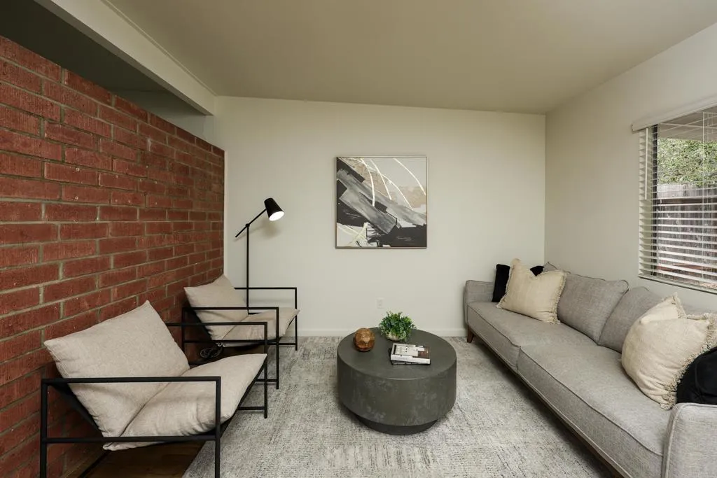 https://cdn.realtyfeed.com/cdn/127/306799364/7d412e0f114751eec10911121fff554d.webp