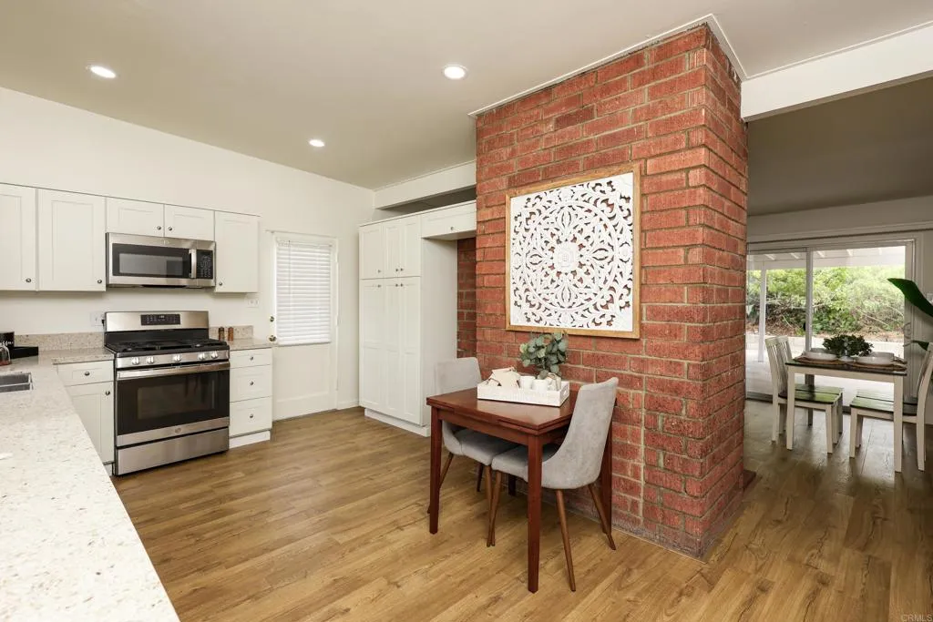 https://cdn.realtyfeed.com/cdn/127/306799364/a3ede86f96c8ad4359ac1669138445b4.webp