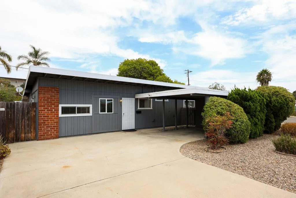 https://cdn.realtyfeed.com/cdn/127/306799364/c572160cc3b781a349c020695dfd46ab.webp