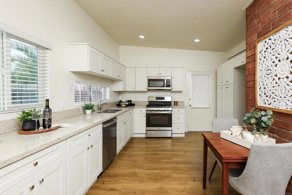 https://cdn.realtyfeed.com/cdn/127/306799364/d94cb748f08df6210846d4a683945db4.webp