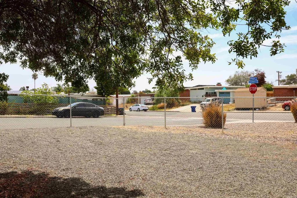 https://cdn.realtyfeed.com/cdn/127/306799364/db048ad0fcbf97cbed80b3f1a14e0e00.webp