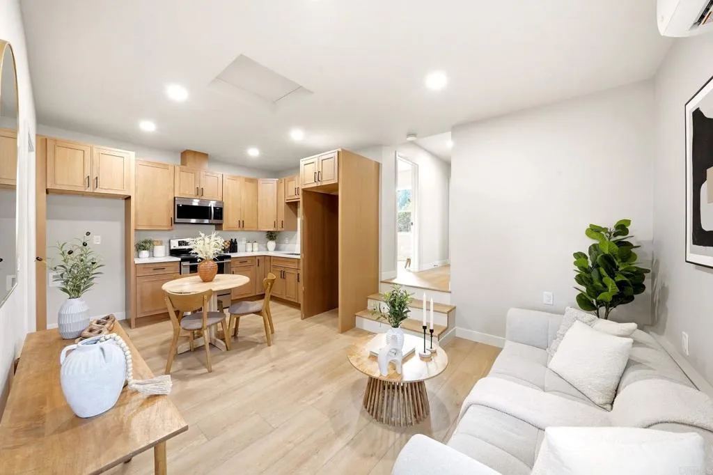 https://cdn.realtyfeed.com/cdn/127/306799387/5a8581602e884135d61df28e3452adb1.webp