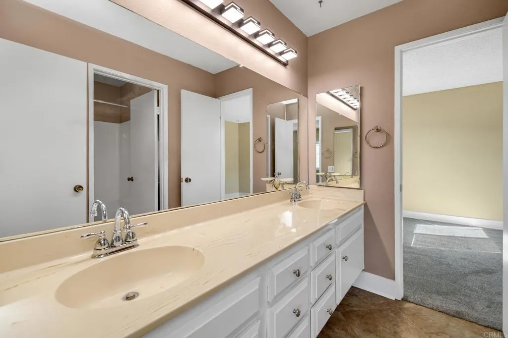 https://cdn.realtyfeed.com/cdn/127/306799388/17968a5d3f80cd9ef5339c245d01f0fe.webp