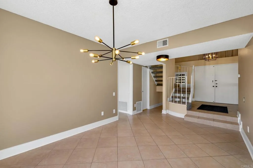 https://cdn.realtyfeed.com/cdn/127/306799388/3cc54a3c27fbbcb445c05f53f2468662.webp