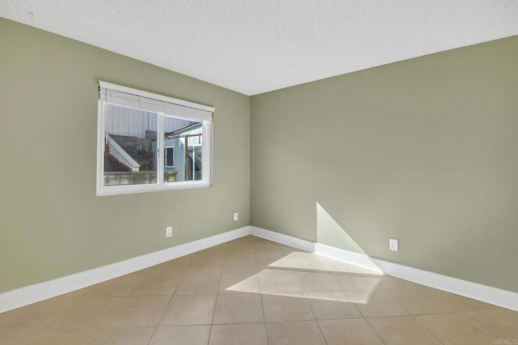 https://cdn.realtyfeed.com/cdn/127/306799388/c4db34ea17c75948364b692f51d2bdf6.webp