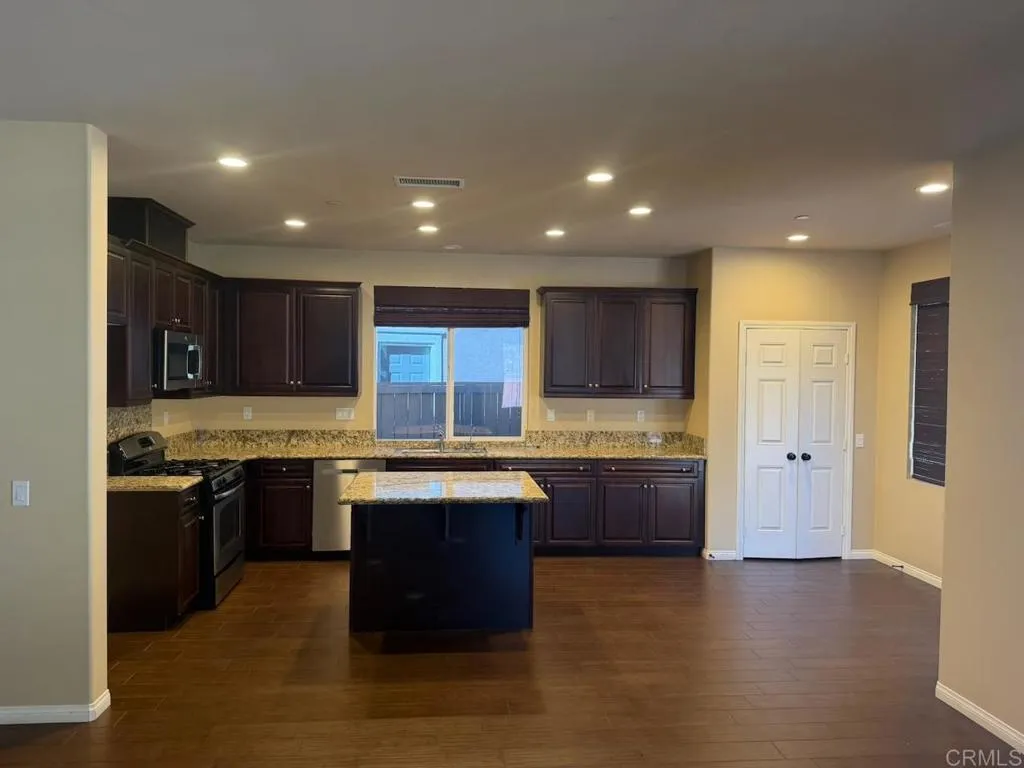 https://cdn.realtyfeed.com/cdn/127/306799438/12e9469796f7aaf6d447c14d303b9c6f.webp