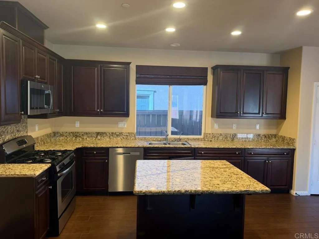 https://cdn.realtyfeed.com/cdn/127/306799438/71495954b3d4a19ac7ef8f65888dbb22.webp
