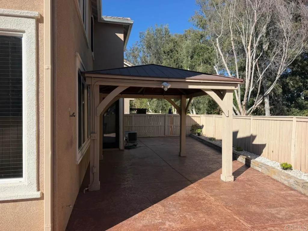 https://cdn.realtyfeed.com/cdn/127/306799438/8596e9527e255e559459c7996ce07bd3.webp