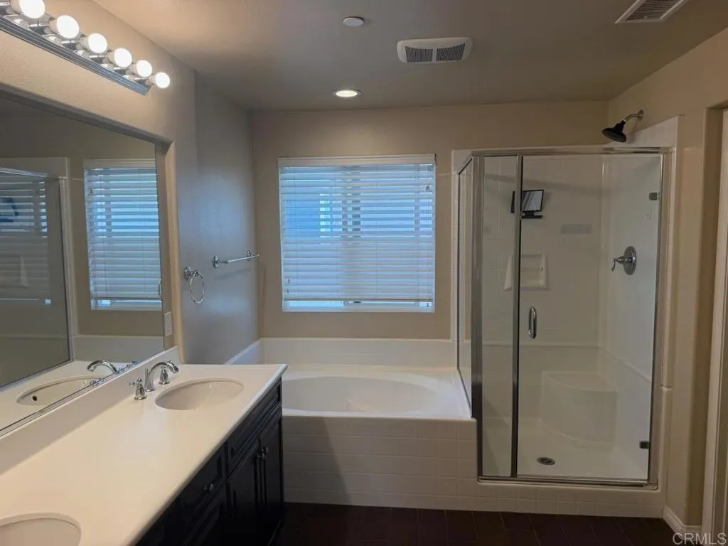 https://cdn.realtyfeed.com/cdn/127/306799438/f34ed697c5a7195246ba2b67925c9836.webp