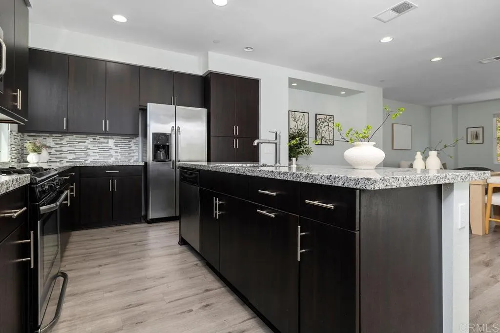 https://cdn.realtyfeed.com/cdn/127/306799453/3ed0f9d6338f14804a409d363e9c0f60.webp