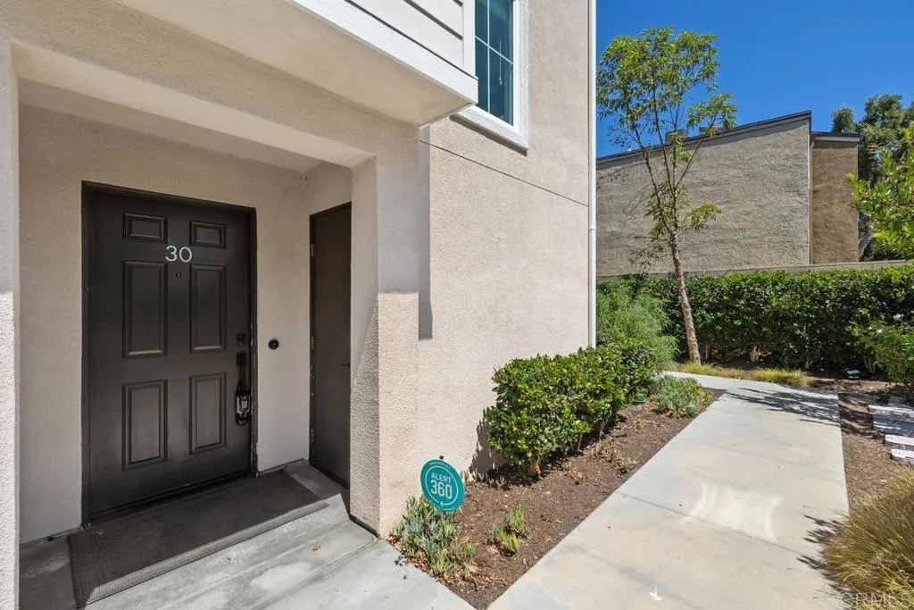 https://cdn.realtyfeed.com/cdn/127/306799453/6c3fbbd09c4ee8dd15d95a451d5cefe2.webp