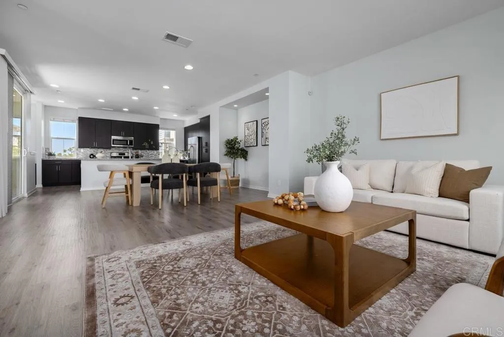 https://cdn.realtyfeed.com/cdn/127/306799453/c60324ee5bec9ea79e9427380e41d913.webp